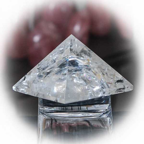 Bergkristall Pyramide Kantenlänge 7,7 cm