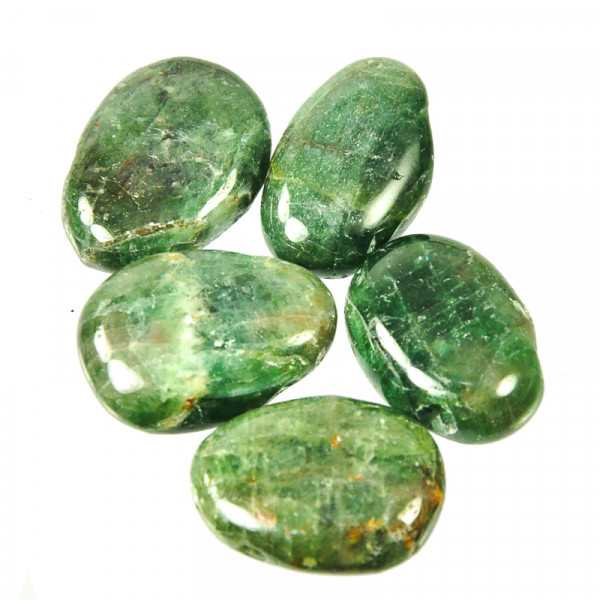 Diopside tumbled stone pendant