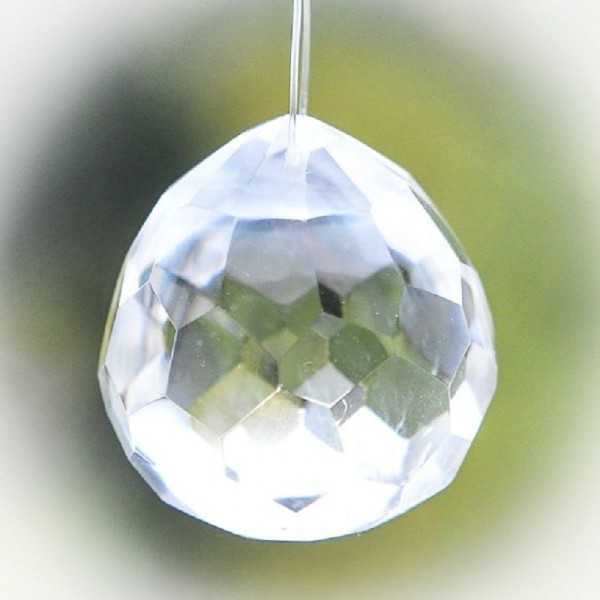 Regenbogenkristall, Fensterkristall aus Bergkristall Tropfen ca. 3 -4 cm