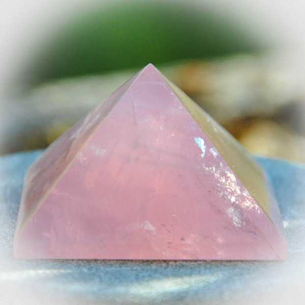 Rosenquarz pyramide 5 cm 