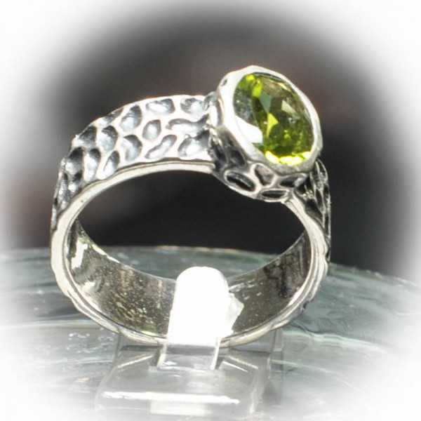 Peridot Silberring oval