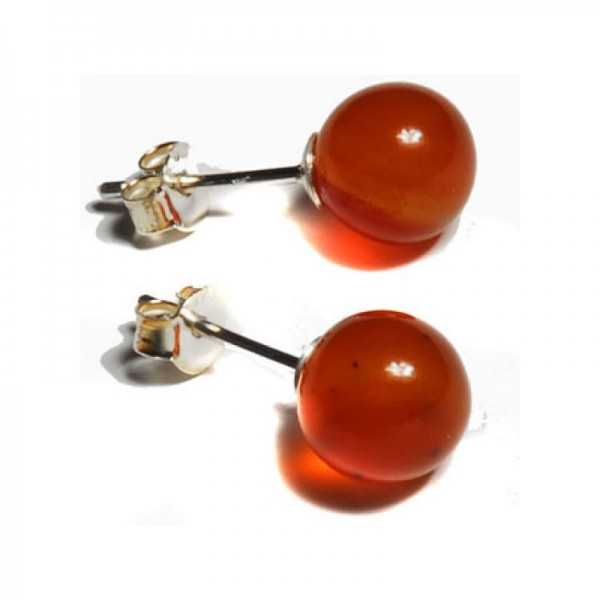 ear stud /carnelian